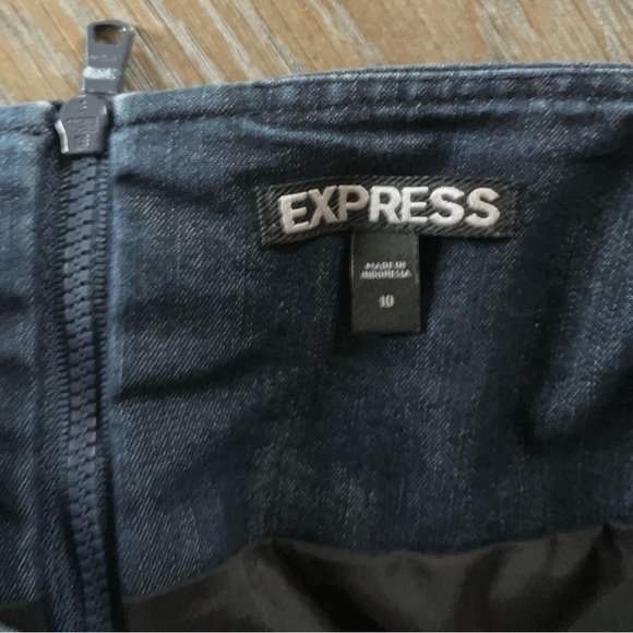 EUC Express Women's Sailor Gold Button dark Blue Jean Skirt Denim Size 10 - Picture 4 of 5